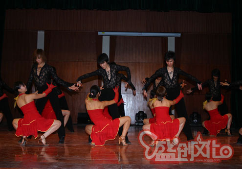      拉丁、倫巴、恰恰